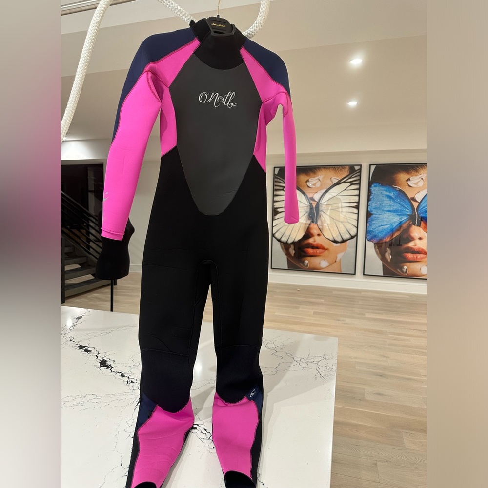 O’Neill Women’s wet suit size US 16